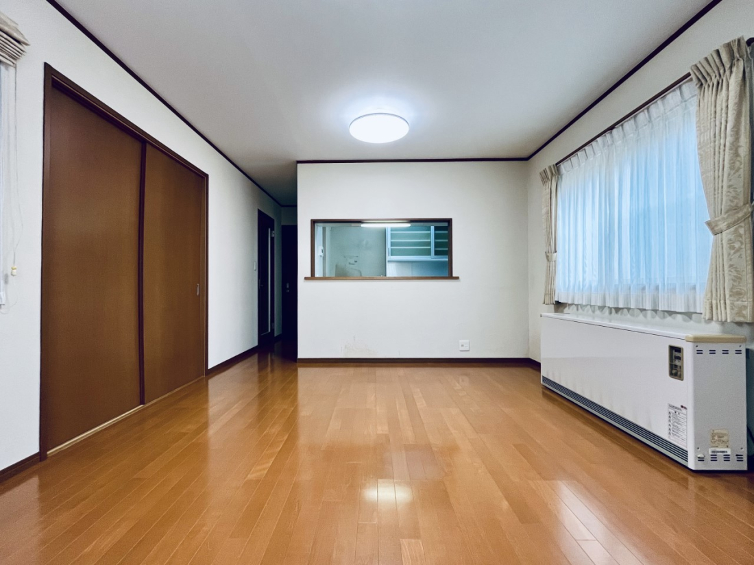 rO Ƒ̓₩Șbŕ܂閾邢rO  