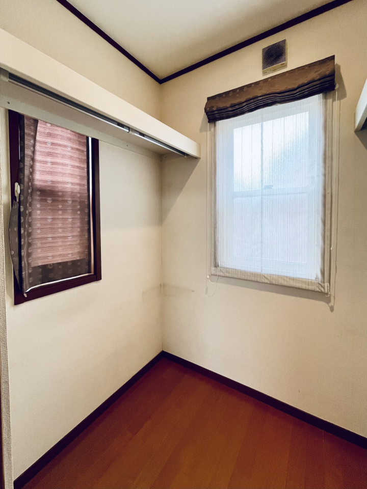 ̑ EH[NCN[[bgtŐԂLpł܂B