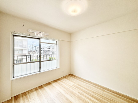 ���̑����� �o���R�j�[���J�������v���X���Ă����m��