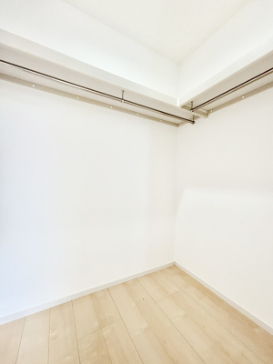 ̑ EH[NCN[[bgtŐԂLpł܂B