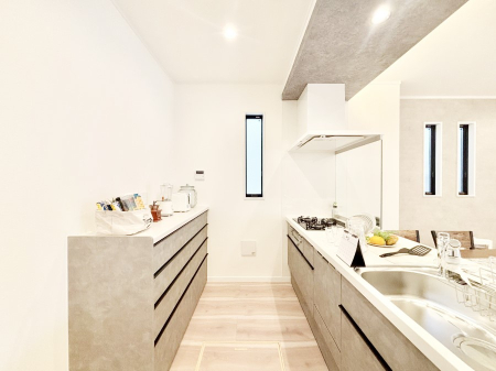 �L�b�`�� �L�b�`���Ƃ������̃J�b�v�{�[�h�B���ꊴ����d�オ��ɂȂ��Ă��܂��B