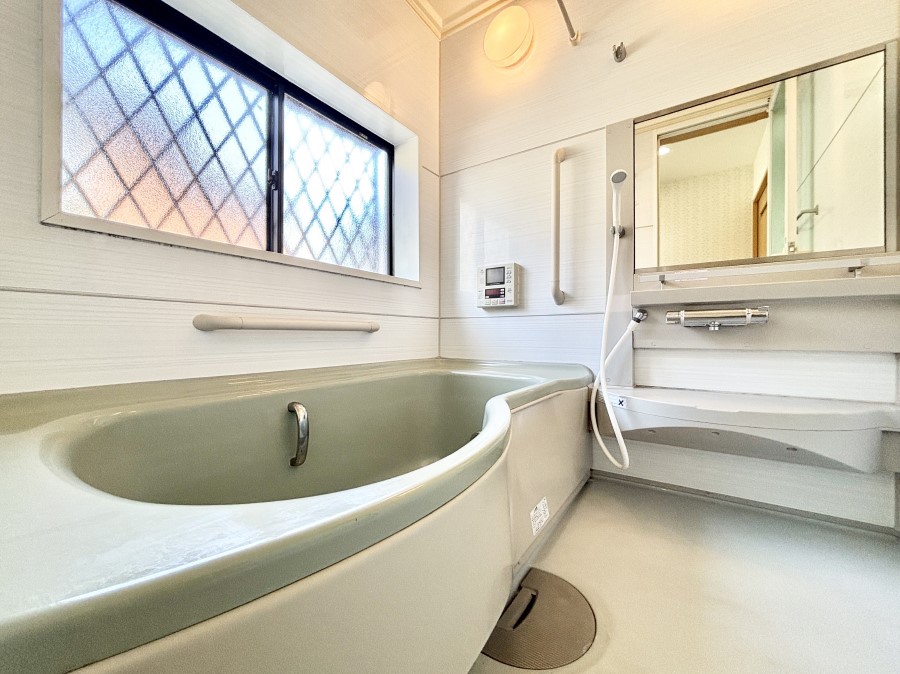 ���� ����̔�������Ă���閾�邢�������̂���o�X���[��  