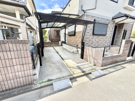  �����Ɍ������Ȃ����ԃX�y�[�X�B  