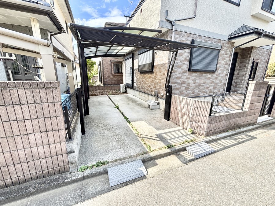  �����Ɍ������Ȃ����ԃX�y�[�X�B  