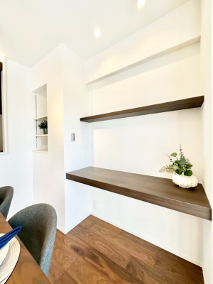 ���̑����� ���r���O�ɂ���J�E���^�[�͂��Ƒ��̎ʐ^��C���e���A�̏���I�Ƃ��Ă����o�ł��܂�