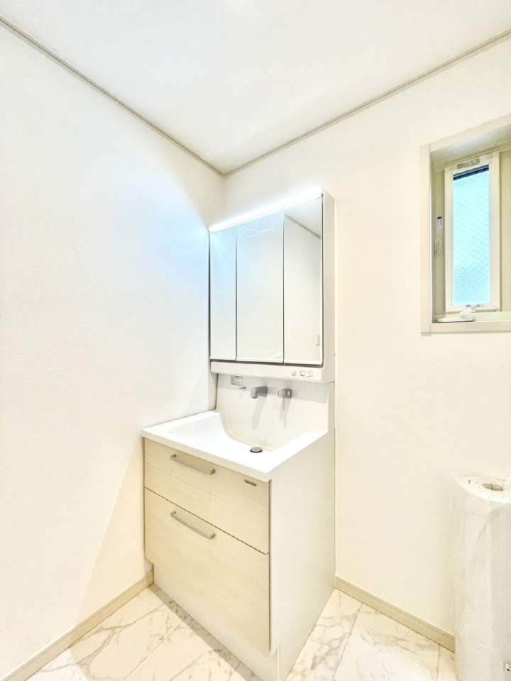 ʑEʏ 邢ʏ͖̐gxxyłႢłB