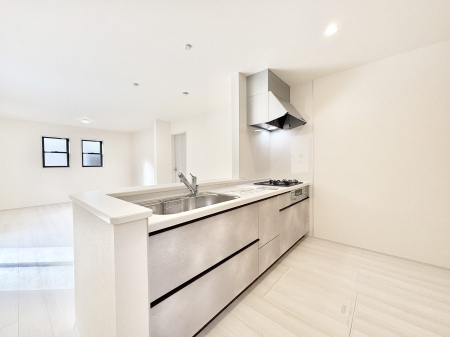 �L�b�`�� ��Ƃ肠��L�b�`���ł͂��Ƒ��Ɗy�������������ł��܂��B