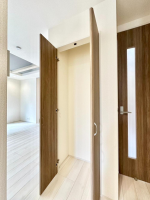 ���[ �L�b�`�������[�B�H���H�ނ̃X�g�b�N�͂������A���p�i�̎��[�Ȃǎg�����͂��낢��  