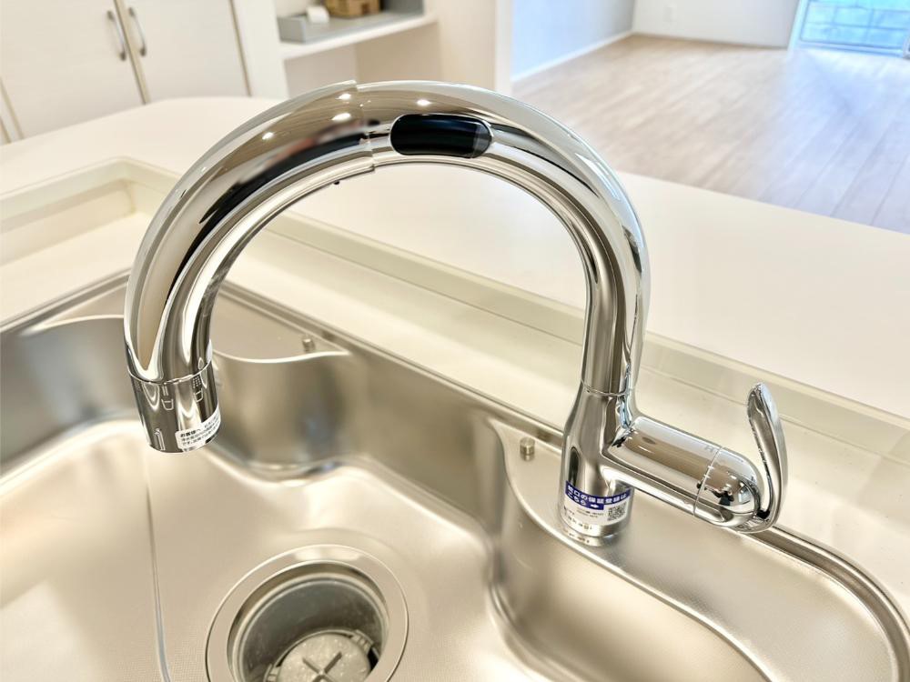 ���̑����� �Z���T�[�Ɏ�������������œf���^�~�����ł���^�b�`���X�����B�򐅊�t���B