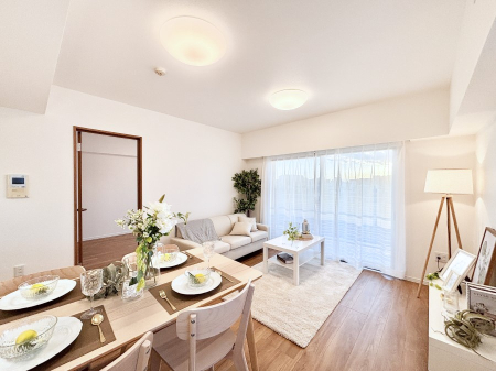 ���r���O ���Ƒ��̓��₩�Șb�����ŕ�܂�閾�邢���r���O     