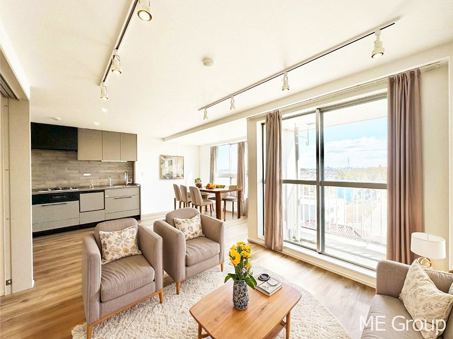 rO ͋Ĉkcj͉Ƒ݂Ȃ̉KԁƋCGł