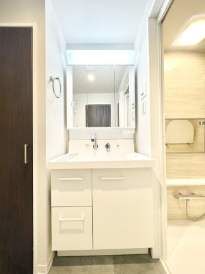 ���ʑ�E���ʏ� ������������ʉ��ώ��Œ��̐g�x�x�����K  