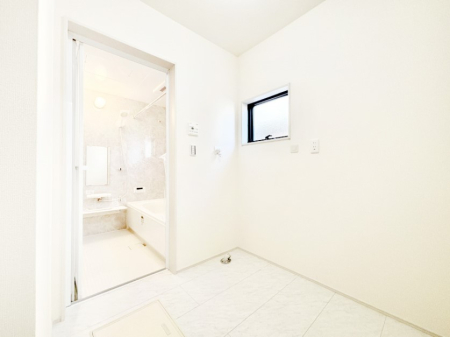 ���̑� ���������A���󕨂������A��ނȂǂ̍�Ƃ�1�J���ōs�Ȃ��郉���h���[���[��