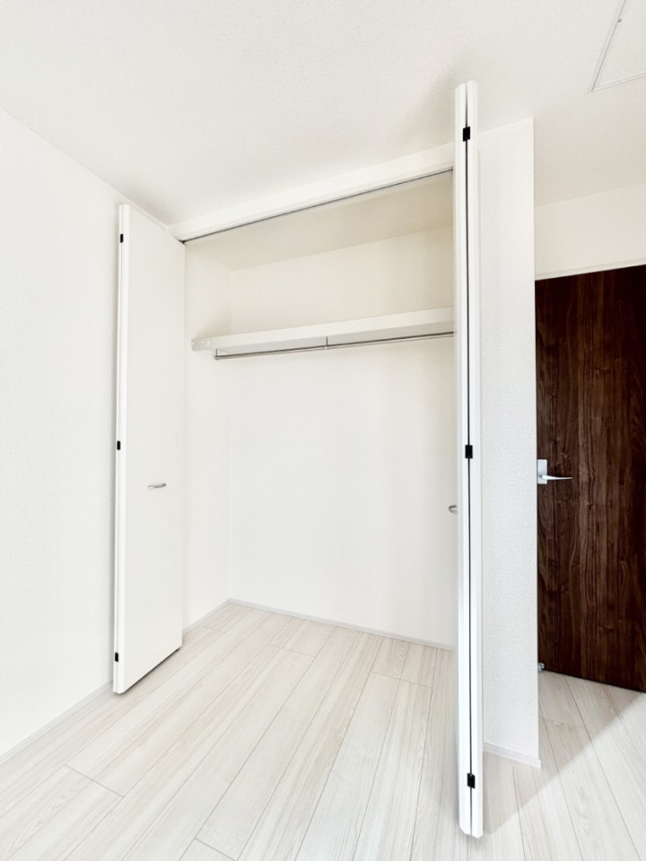 ���[ ��������ߗނ�ו��Ȃǂ̎��[�ɕ֗��ȃN���[�[�b�g�t���ł�