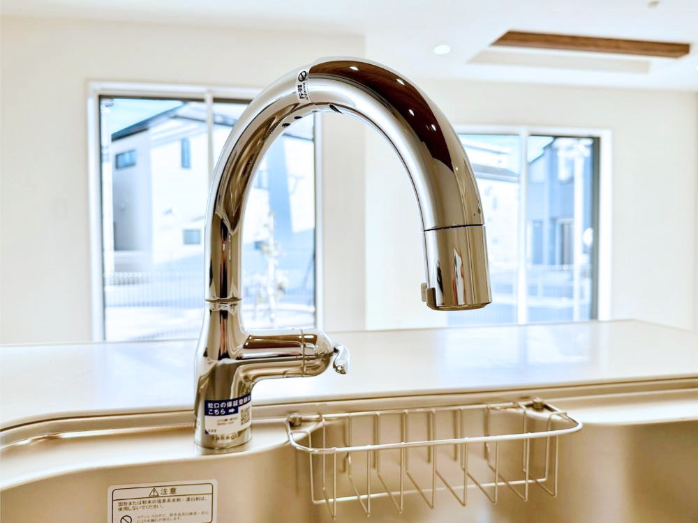 ���̑����� �Z���T�[�Ɏ�������������œf���^�~�����ł���^�b�`���X�����B�򐅊�t���B