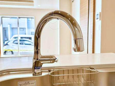 ���̑����� �Z���T�[�Ɏ�������������œf���^�~�����ł���^�b�`���X�����B�򐅊�t���B