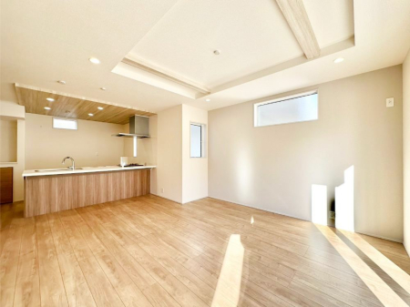 ���r���O �i�`�������e�C�X�g�̗D�����_�炩���F�g���̃t���[�����O���f�G�ȃ��r���O�ł��ˁB