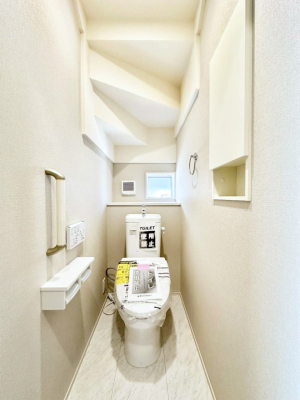 �g�C�� �g�C����1�K��2�K���ꂼ��ɔz�u����Ă��ĂƂĂ��֗��ł��B 