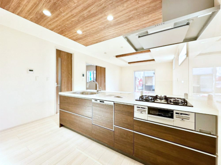 �L�b�`�� �������������I�ɁA�y�����I�V�X�e���L�b�`��  