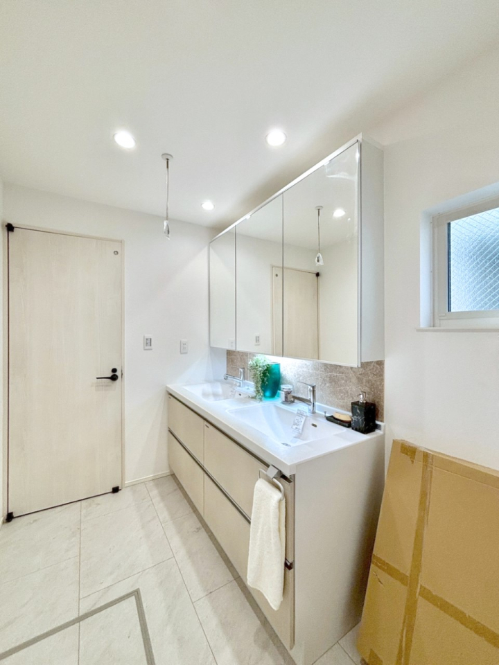 ̑ ̂KԂłB̐gxxCǂg܂B 