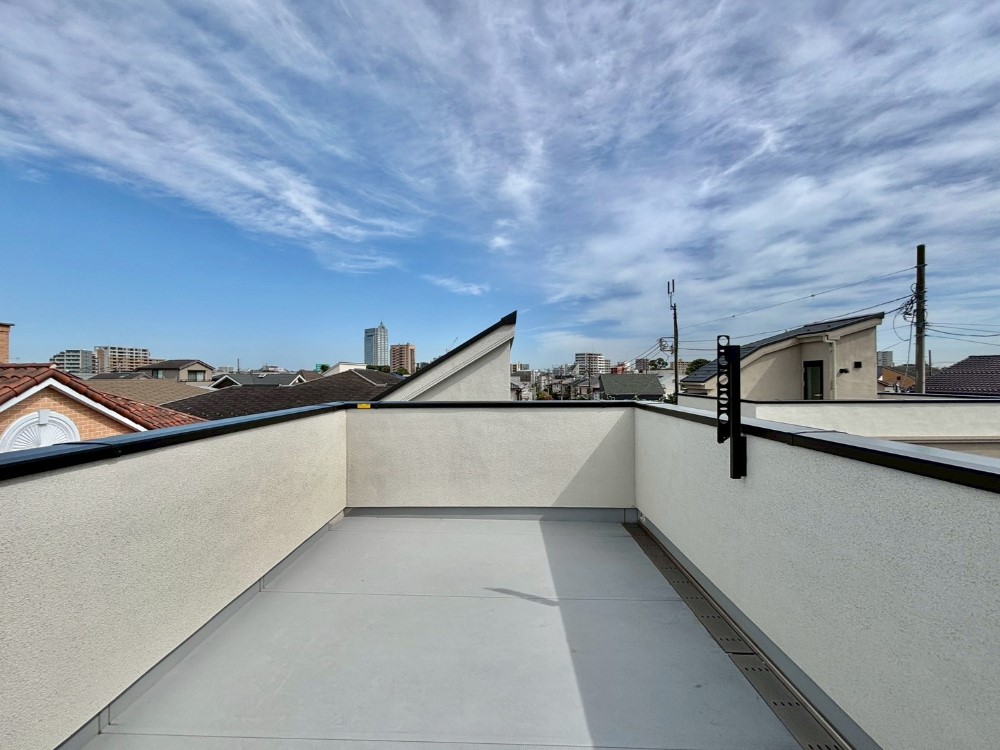 oRj[ XJCoRj[B߂ǂA傫Ȑ󕨂LĊ܂B