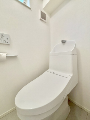 gC gC1K2KꂼɔzuĂĂƂĂ֗łB 