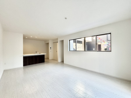 rO Ƒ̓₩Șbŕ܂閾邢rO