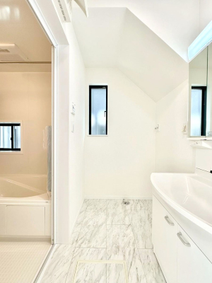 ̑ ̂KԂłB̐gxxCǂg܂B 