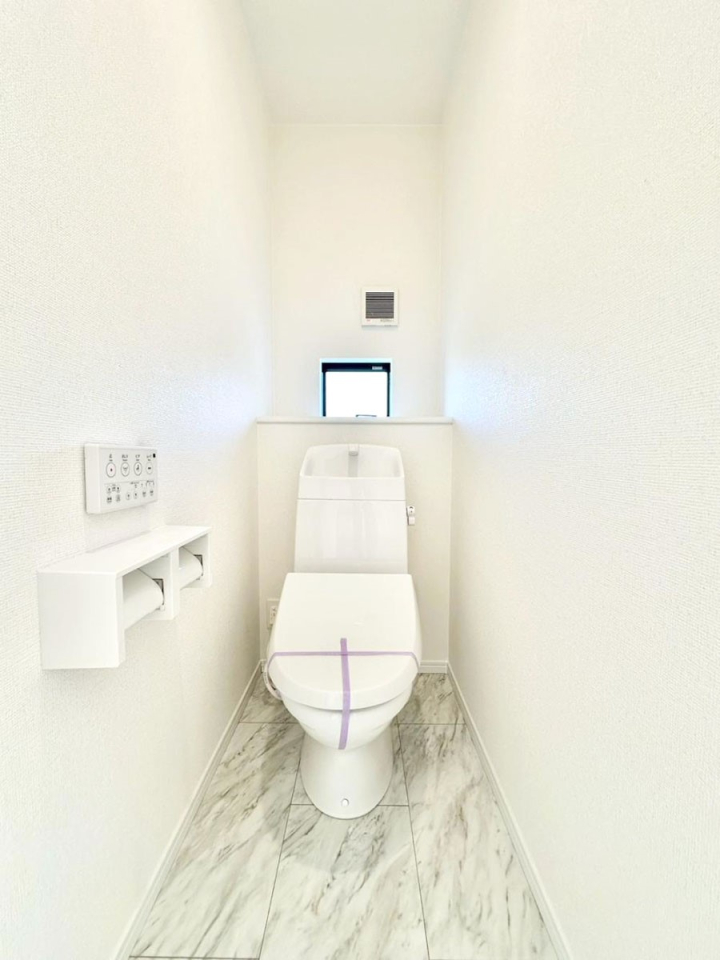 gC gC1K2KꂼɔzuĂĂƂĂ֗łB 