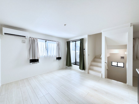 ���̑����� �Ƒ������R�ƏW�܂�e���̃X�y�[�X�ɂȂ肻��