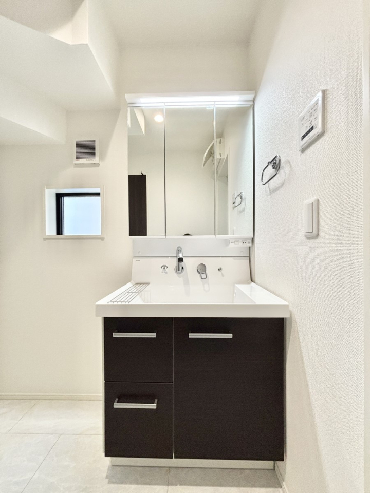 ���ʑ�E���ʏ� �傫�����₷���O�ʋ��Ő�����������ʑ�́A�g�����Ȃ݃`�F�b�N�┧�̂������ɂ������߂ł��B 