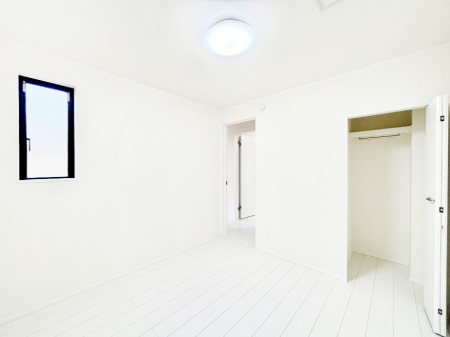 ���[ 1�K�T�[�r�X���[���B�N���[�[�b�g�t���Ȃ̂ŋ����Ƃ��Ă����p�ł��܂��I