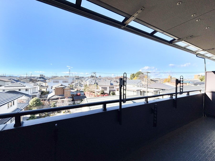 �o���R�j�[ �����t���̃o���R�j�[�͋}�ȉJ�ł����S�ł��B