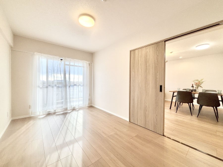 ���̑����� �o���R�j�[���J�������v���X���Ă����m��  