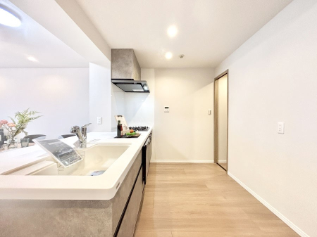 �L�b�`�� ��Ƃ肠��L�b�`���X�y�[�X�ł�������H��̌�Еt�����X���[�Y�ɁI