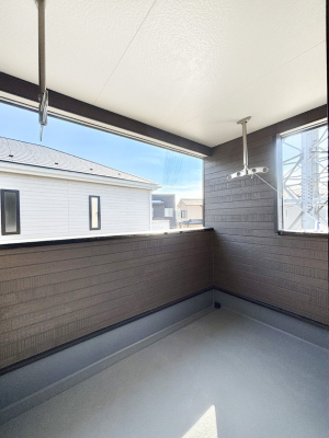 �o���R�j�[ �㕔�ɉ������������Ă���̂ŋ}�ȉJ�̎��ɂ����S�ł��B 