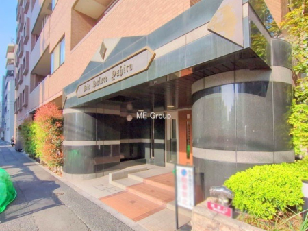 �G���g�����X �O�� �Y��ȃG���g�����X�́A���Z�҂�D�����}������Ă���܂�  