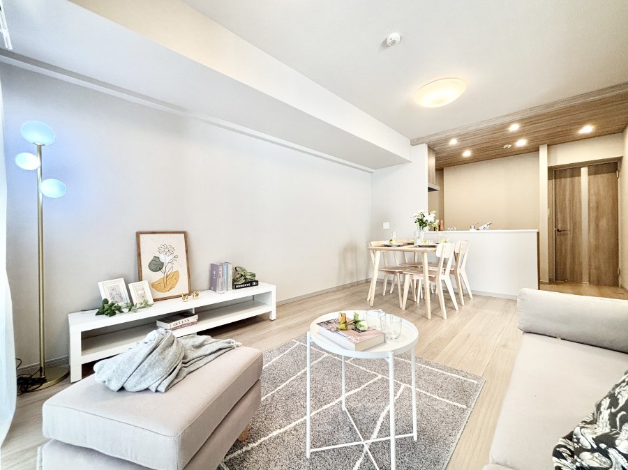 ���r���O ���Ƒ��̓��₩�Șb�����ŕ�܂�閾�邢���r���O