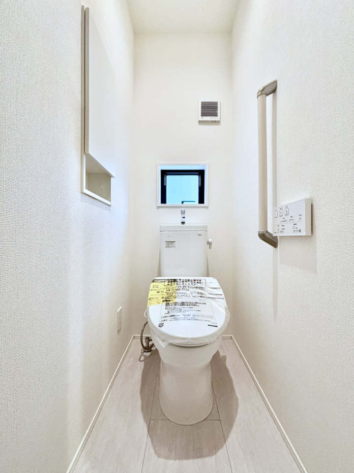 gC gC1K2KꂼɔzuĂĂƂĂ֗łB 