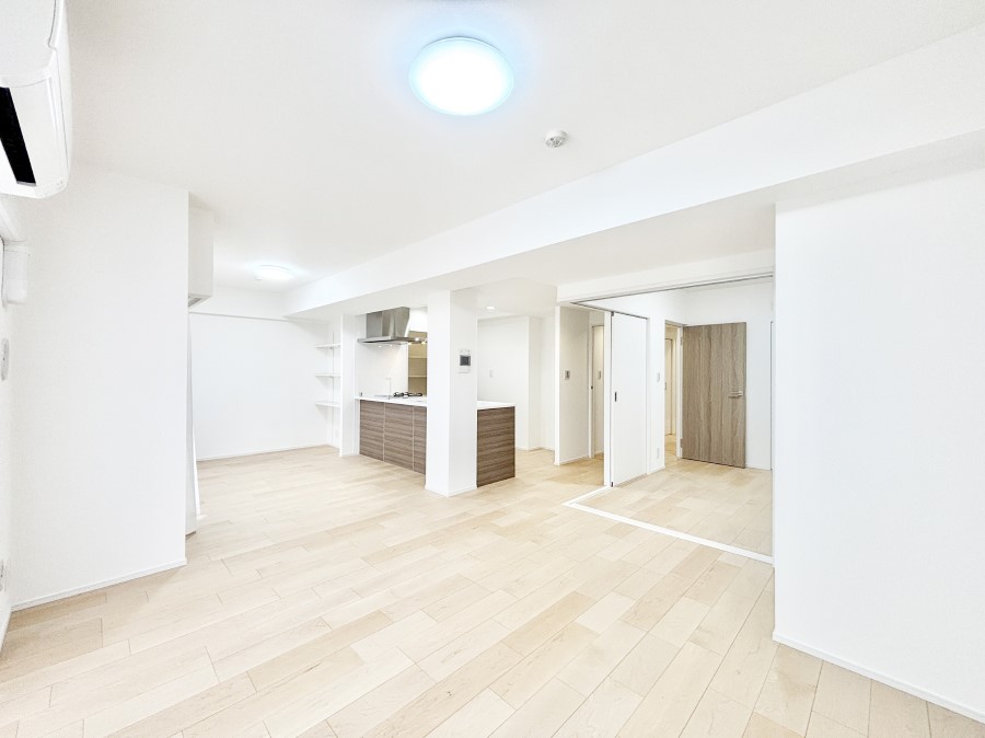 rO Ƒ̓₩Șbŕ܂閾邢rO