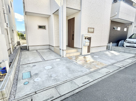  �����Ɍ������Ȃ����ԃX�y�[�X�B