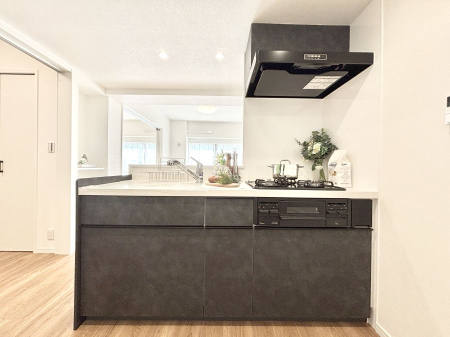 �L�b�`�� ���������Ȃ���ł����Ƒ��Ƃ̉�b���y���߂�ΖʃL�b�`��