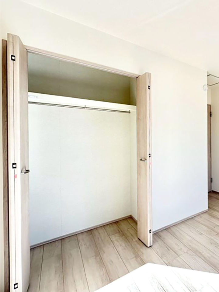 ���[ �����Ղ�̎��[�X�y�[�X�ŉ��K�ɕ�点���� 