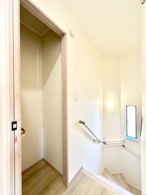 ���̑����� �L�����[�B�|�������G�߂̏��������[���邱�Ƃ��ł��܂��B