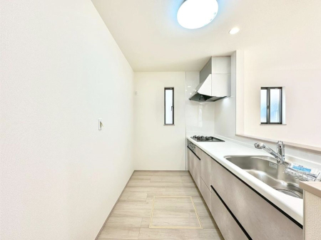 �L�b�`�� ��Ƃ肠��L�b�`���ł͂��Ƒ��Ɗy�������������ł��܂��B