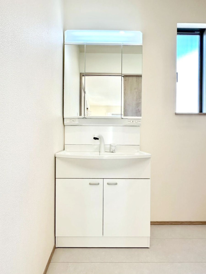 ���ʑ�E���ʏ� �傫�����₷���O�ʋ��Ő�����������ʑ�́A�g�����Ȃ݃`�F�b�N�┧�̂������ɂ������߂ł��B 