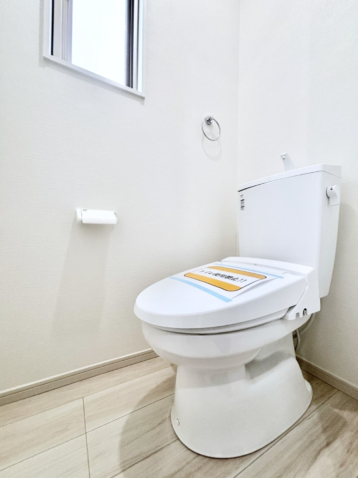 �g�C�� �g�C����1�K��2�K���ꂼ��ɔz�u����Ă��ĂƂĂ��֗��ł��B 