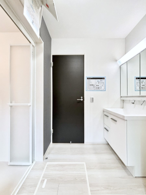 ���ʑ�E���ʏ� ��Ƃ�̐��ʃX�y�[�X�Œ��̐g�x�x���X���[�Y��