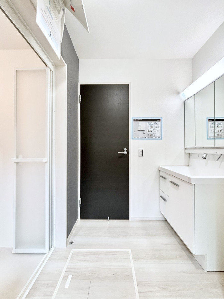 ���ʑ�E���ʏ� ��Ƃ�̐��ʃX�y�[�X�Œ��̐g�x�x���X���[�Y��