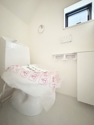 �g�C�� �g�C���͈��S�̂Q�ӏ��I���̃o�^�o�^������S�ł��B 